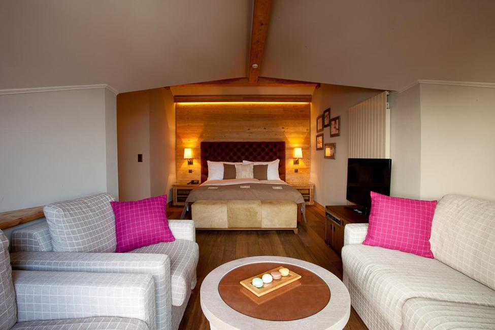 Hotel Royal Crans-Montana Room photo