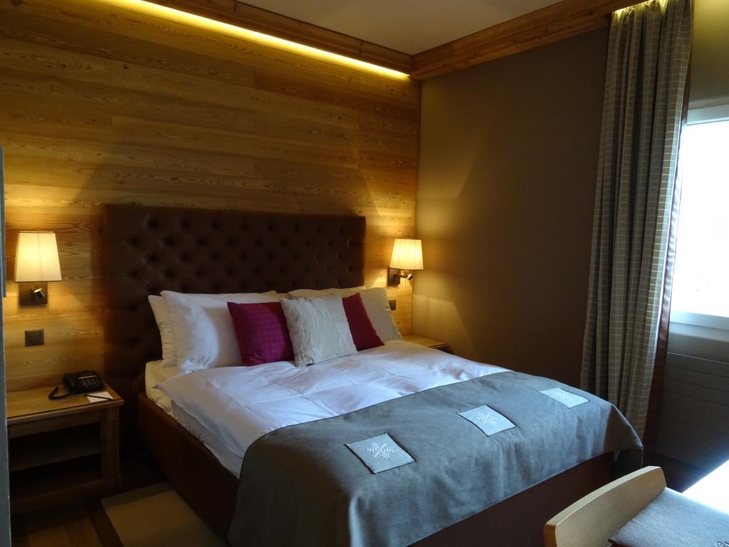 Hotel Royal Crans-Montana Room photo