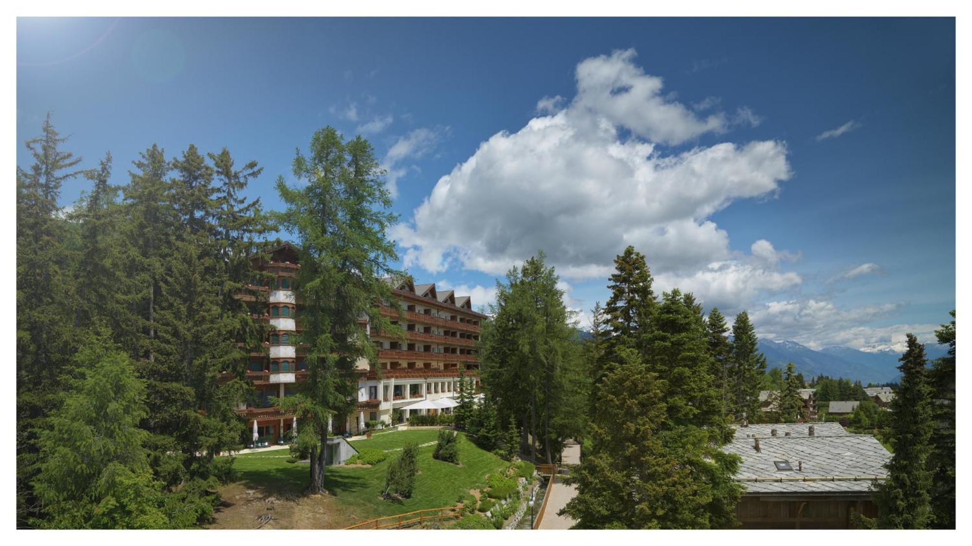Hotel Royal Crans-Montana Exterior photo